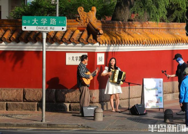 人文浸润，芳菲四季